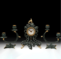Часы каминные с канделябрами на 2 свечи (бронза, золото/синяя патина) Испания       