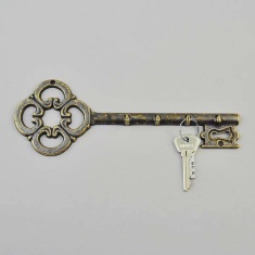 Вешалка-Ключница настенная "Золотой ключик" 24х9см (латунь, антик) Италия